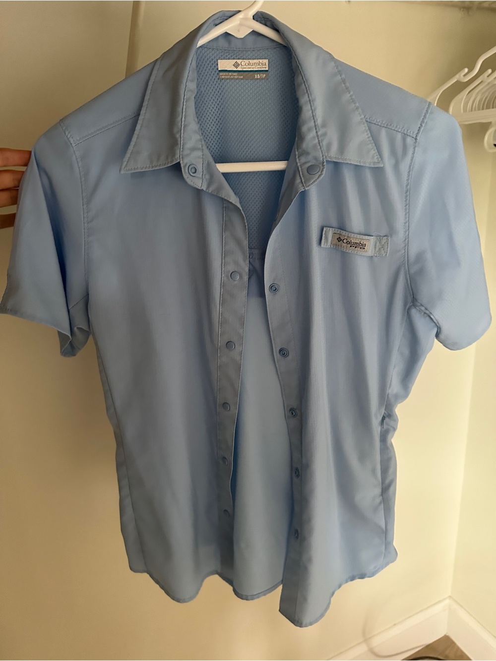 Columbia Light Blue Short-Sleeve Button-Down Performance Shirt